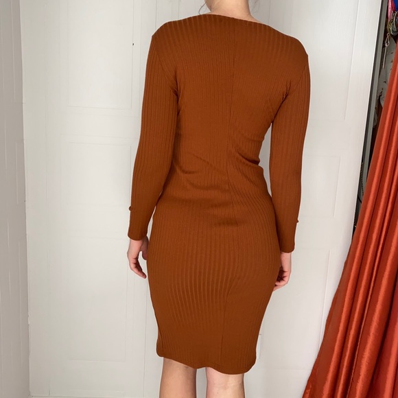 Dress - Picture 2 of 2